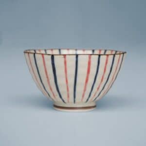 Skål med blå og røde striber | Seramikku
